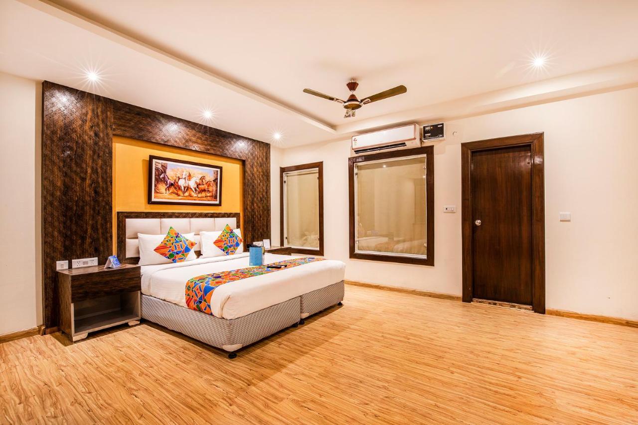 Fabhotel Shoba Estate Delhi Airport Neu-Delhi Exterior foto